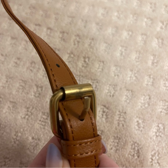 JJ Winters Elegant Tan Crossbody Bag - Picture 16 of 17